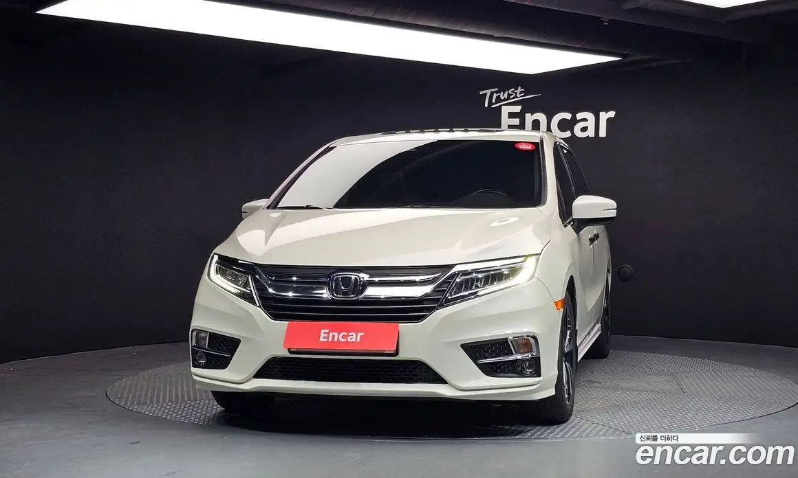 Honda Odyssey 2018 3.5 автомат (гидро), фото 3 Honda Odyssey 2018 3.5 автомат (гидро), фото 3