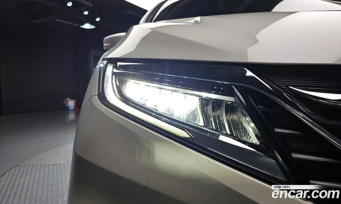 Honda Odyssey 2018 3.5 автомат (гидро), фото 8 Honda Odyssey 2018 3.5 автомат (гидро), фото 8