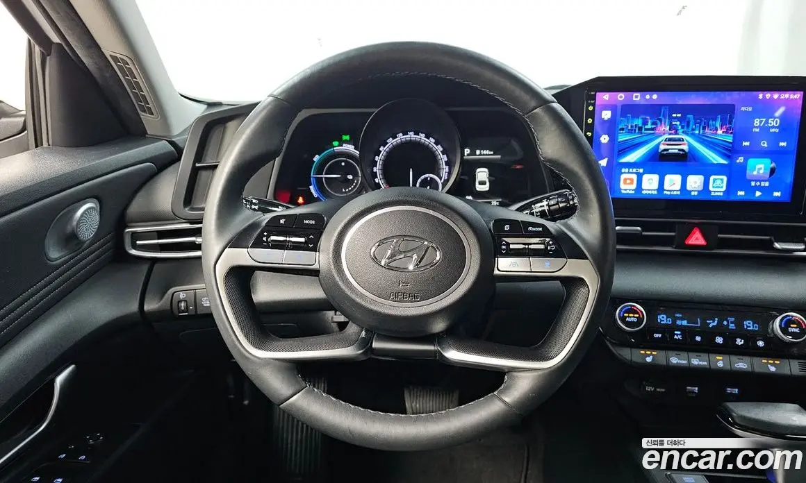 Hyundai Avante 2023 1.6 автомат (гидро), фото 19