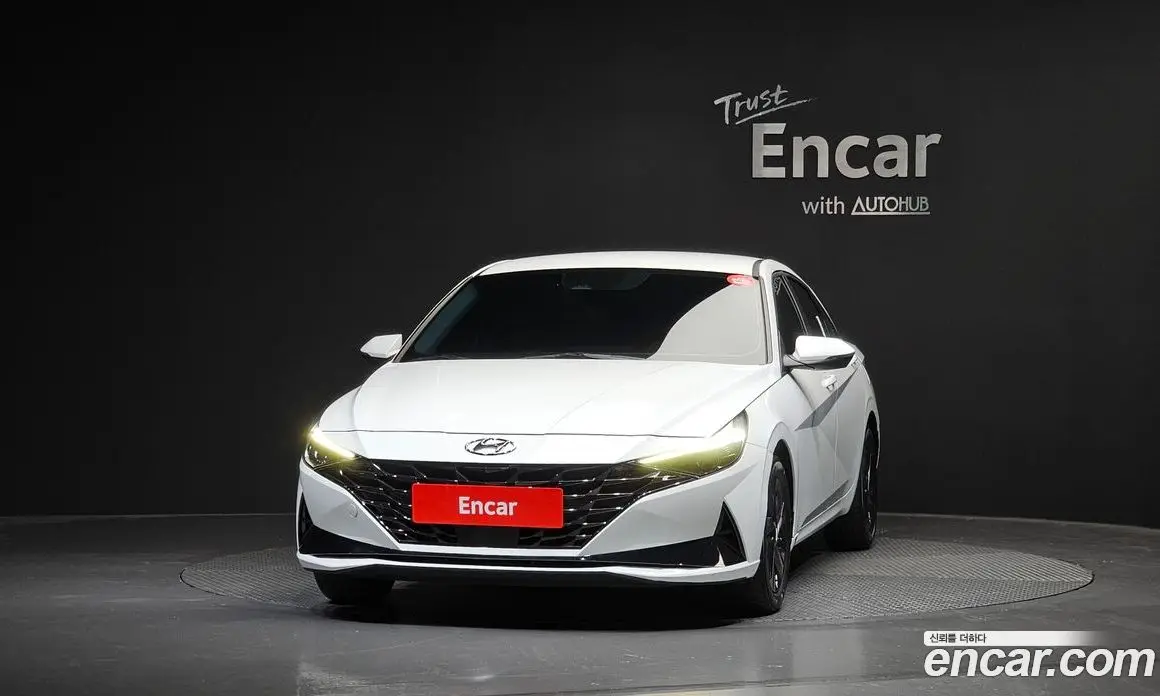 Hyundai Avante 2023 1.6 автомат (гидро), фото 3