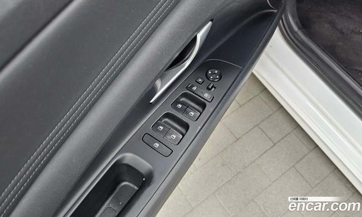 Hyundai Avante 2023 1.6 автомат (гидро), фото 25