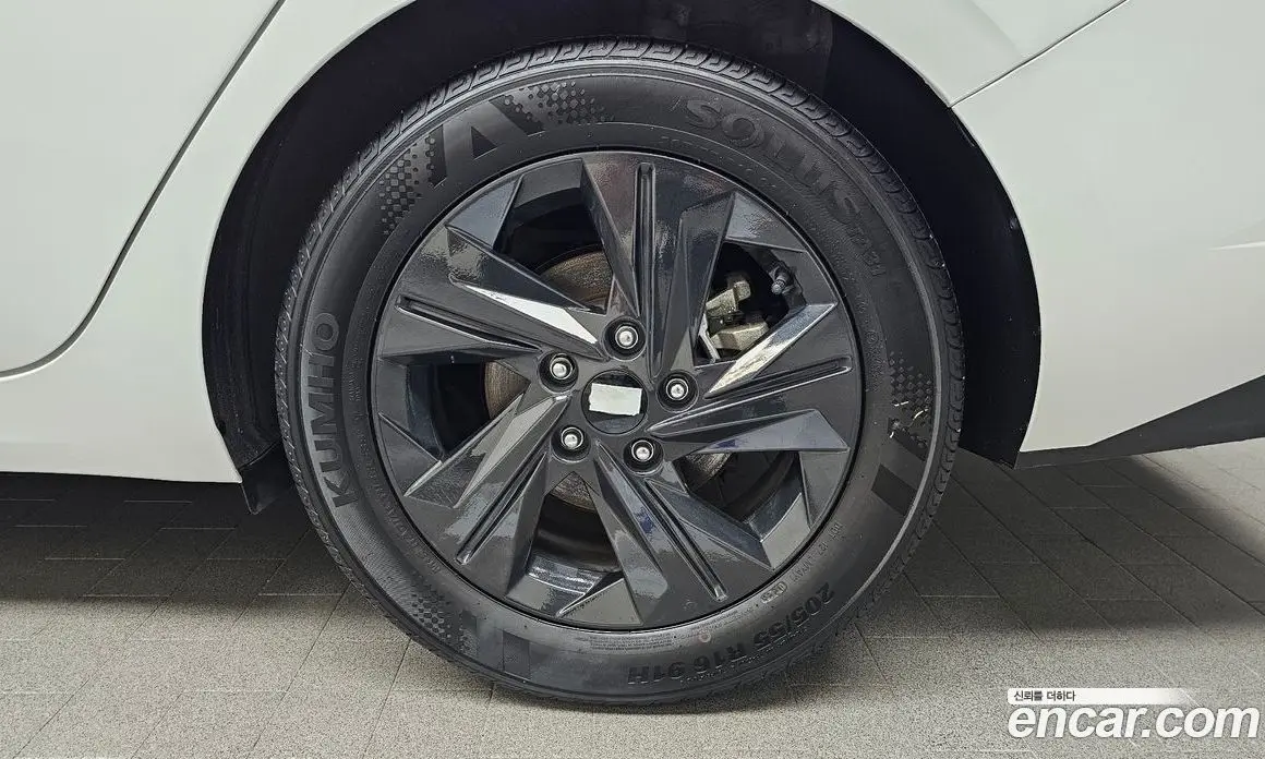 Hyundai Avante 2023 1.6 автомат (гидро), фото 7
