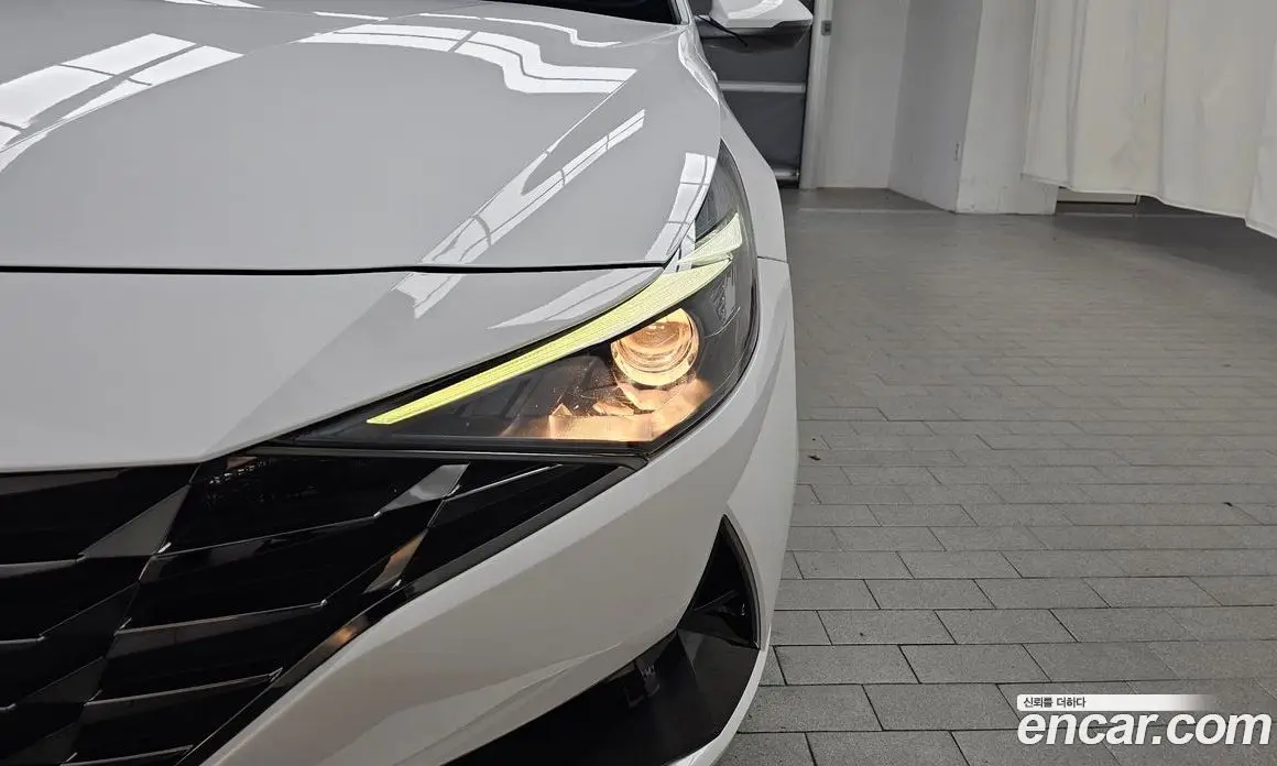 Hyundai Avante 2023 1.6 автомат (гидро), фото 8