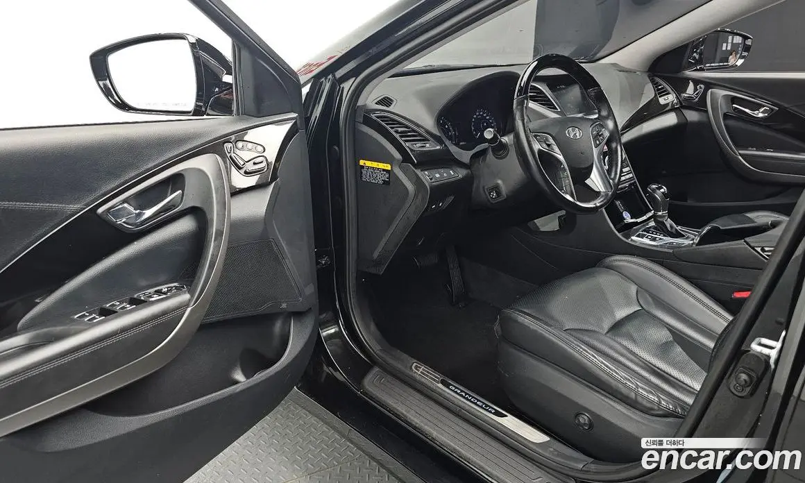 Hyundai Grandeur 2014 3.0 автомат (гидро), фото 17