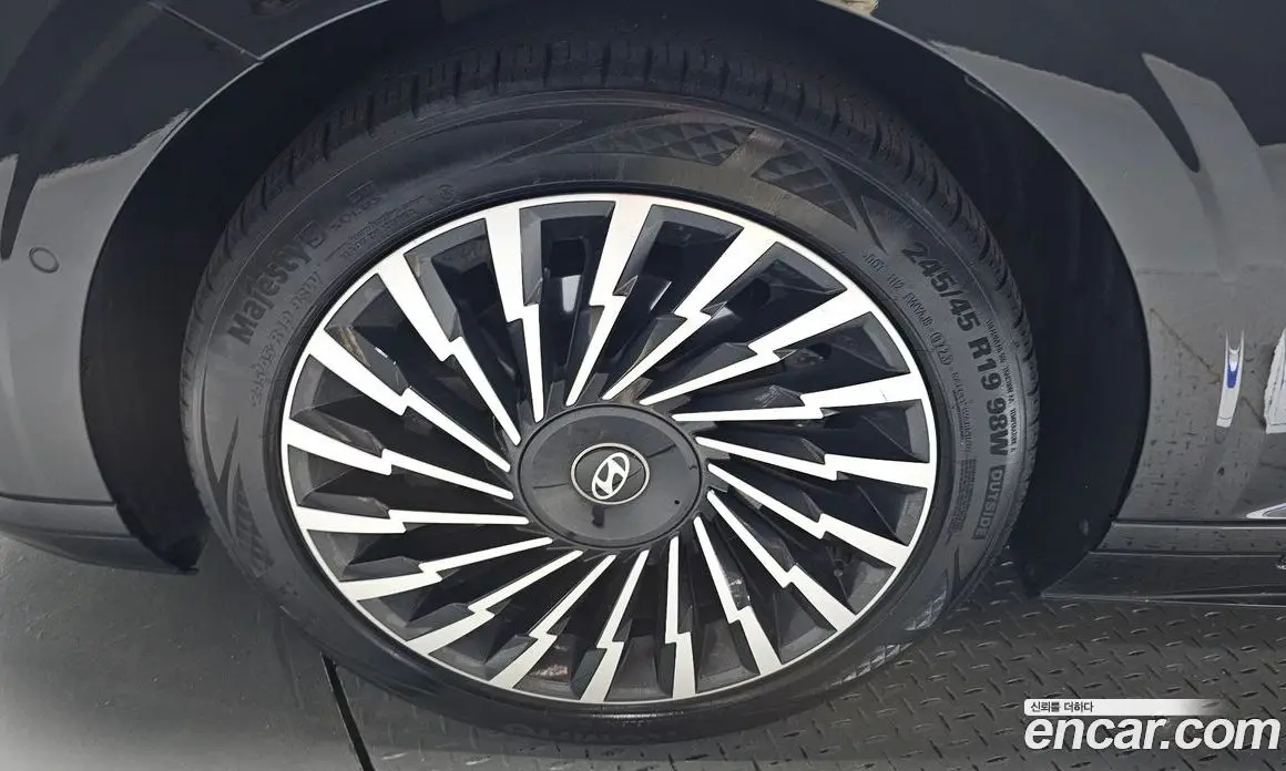 Hyundai Grandeur 2023 2.5 автомат (гидро), фото 5