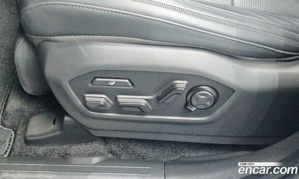 Hyundai Santa Fe 2023 1.6 автомат (гидро), фото 33