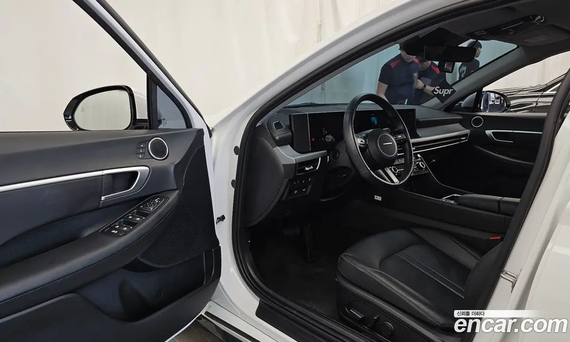 Hyundai Sonata 2023 1.6 автомат (гидро), фото 13