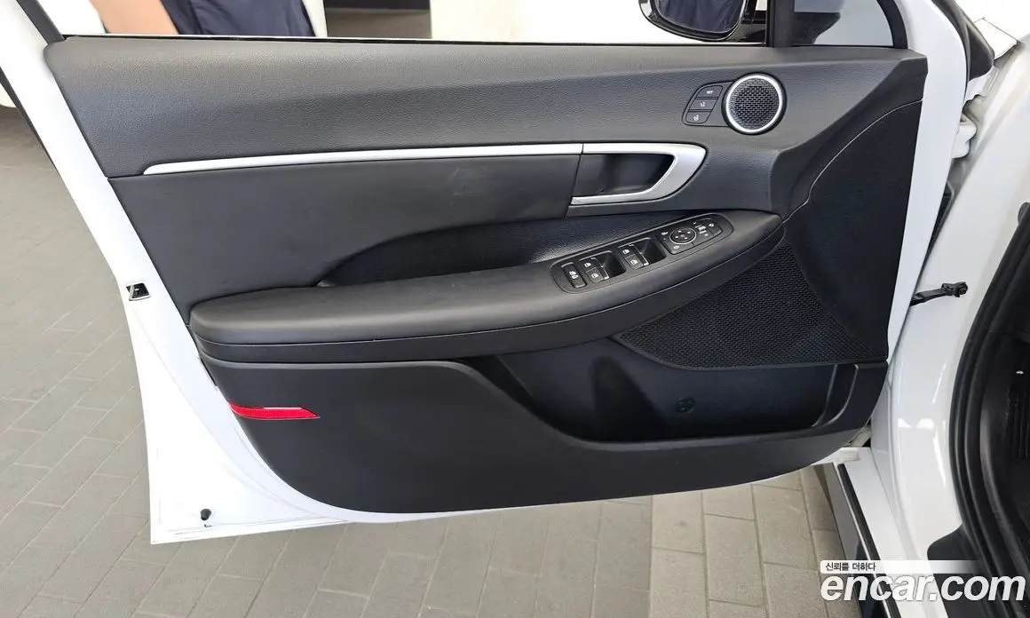 Hyundai Sonata 2023 1.6 автомат (гидро), фото 14