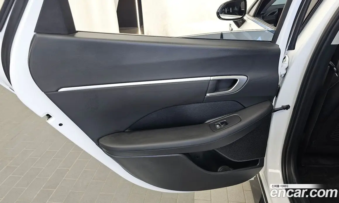 Hyundai Sonata 2023 1.6 автомат (гидро), фото 15