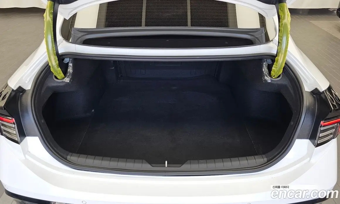 Hyundai Sonata 2023 1.6 автомат (гидро), фото 26