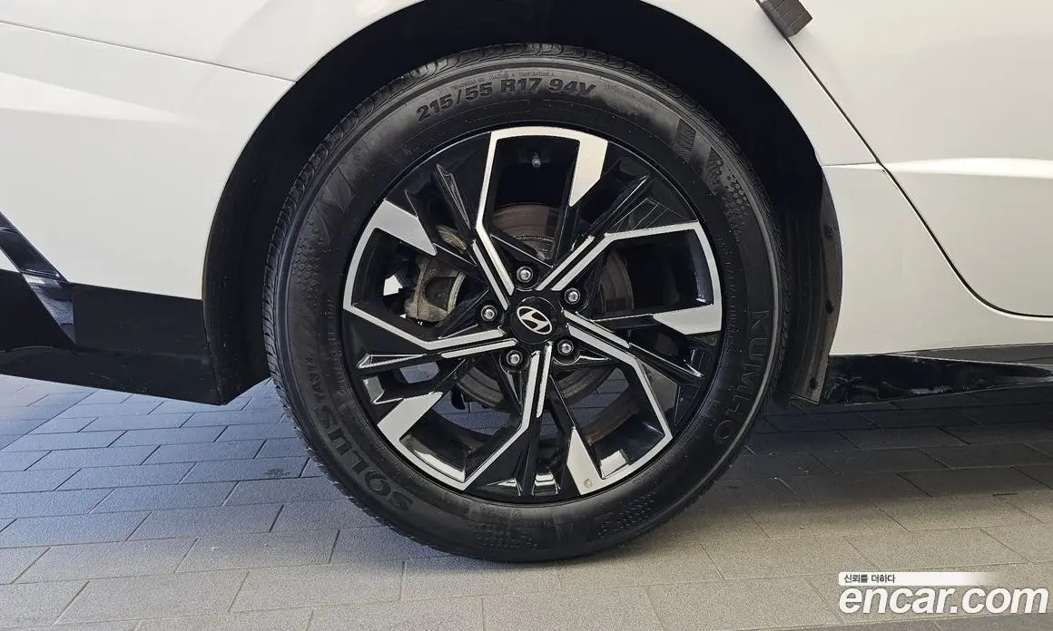 Hyundai Sonata 2023 1.6 автомат (гидро), фото 5
