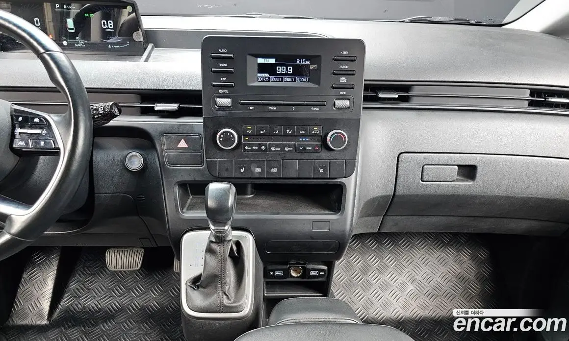 Hyundai Staria 2021 2.2 автомат (гидро), фото 14