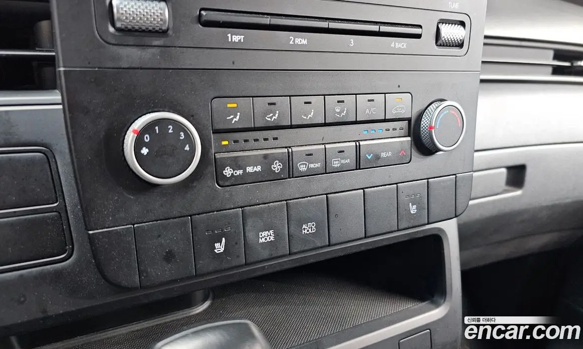 Hyundai Staria 2021 2.2 автомат (гидро), фото 16