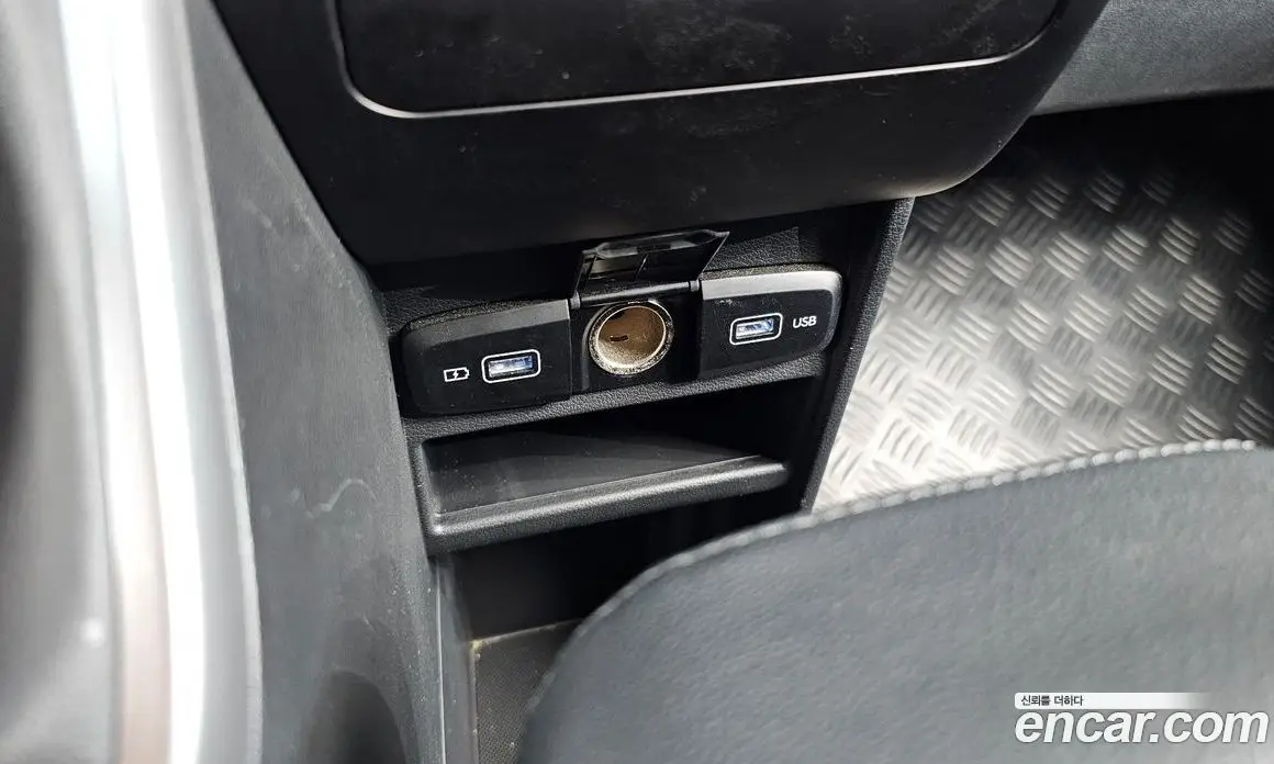Hyundai Staria 2021 2.2 автомат (гидро), фото 17