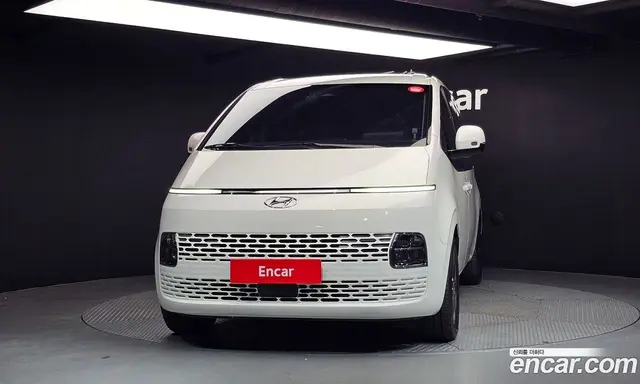 Hyundai Staria 2021 2.2 автомат (гидро), миниатюра 3