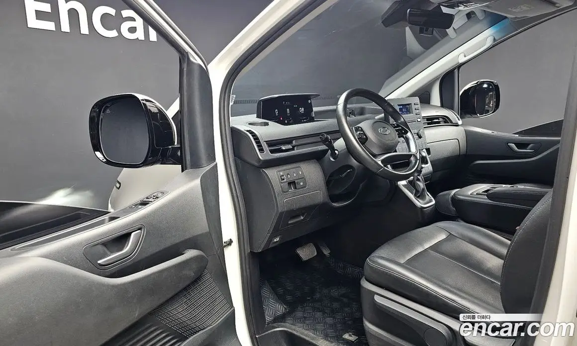 Hyundai Staria 2021 2.2 автомат (гидро), фото 10