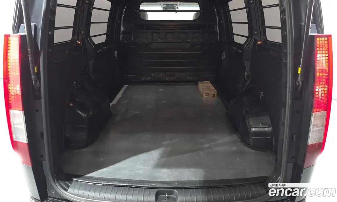 Hyundai Staria 2024 1.6 автомат (гидро), фото 20