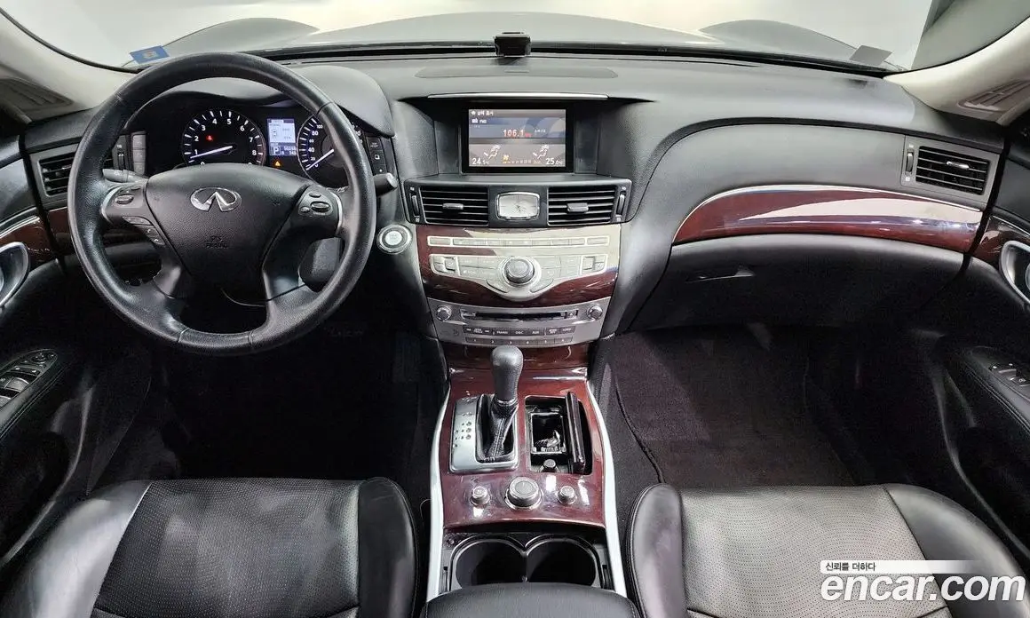 Infiniti M 2010 3.7 автомат (гидро), фото 7 Infiniti M 2010 3.7 автомат (гидро), фото 7