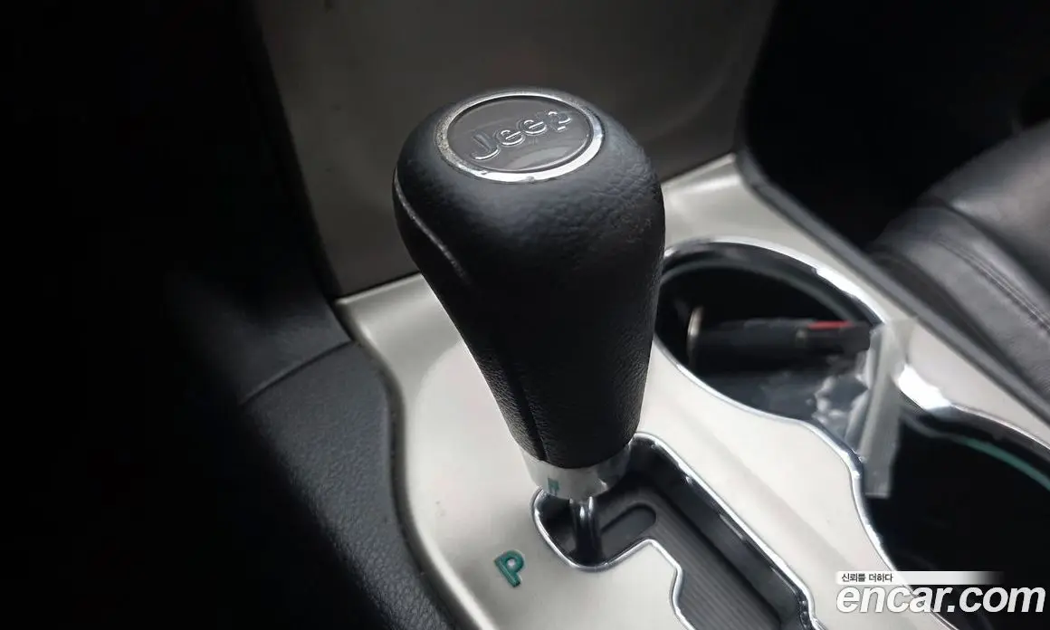 Jeep Cherokee 2011 3.0 автомат (гидро), фото 9