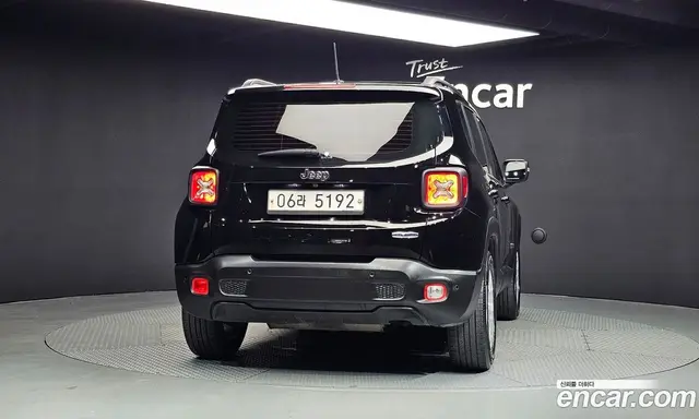 Jeep Renegade 2017 2.4 автомат (гидро), миниатюра 4