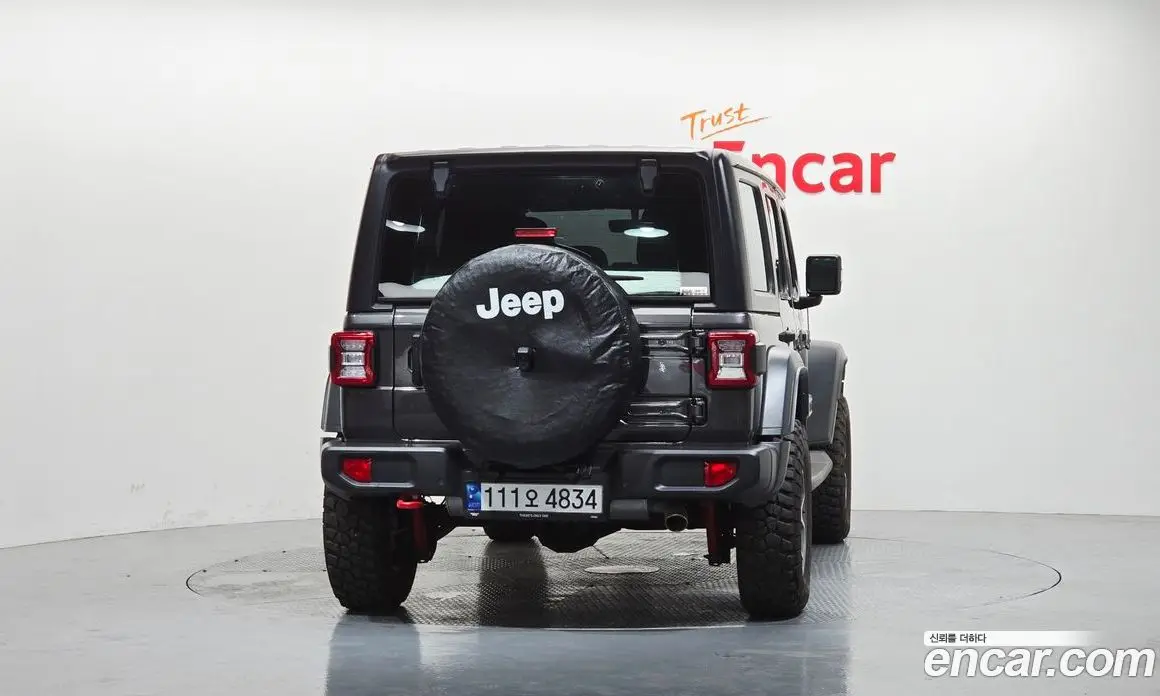 Jeep Wrangler 2023 2.0 автомат (гидро), фото 4