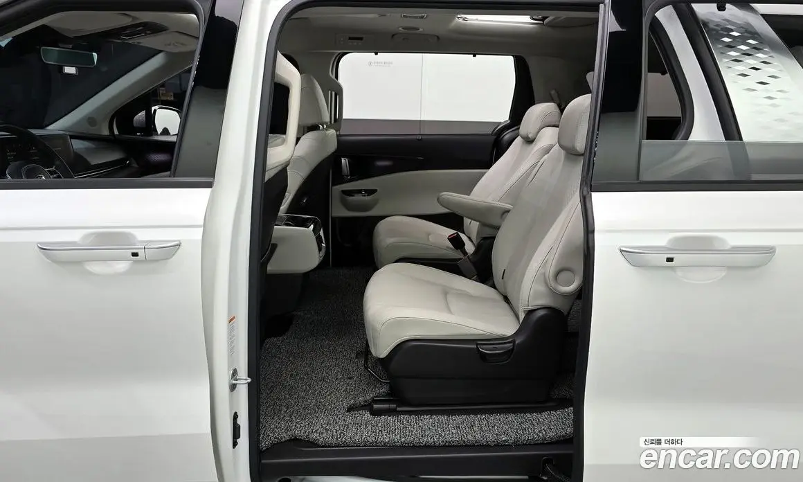 Kia Carnival 2021 2.2 автомат (гидро), фото 12