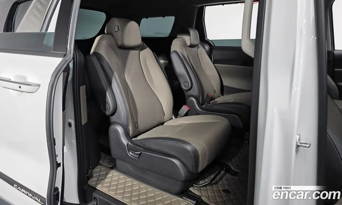 Kia Carnival 2024 2.2 автомат (гидро), фото 16