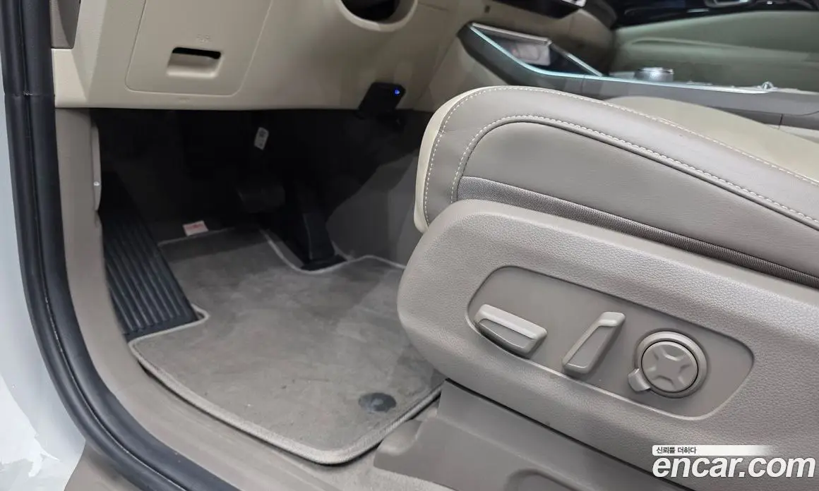 Kia Carnival 2024 1.6 автомат (гидро), фото 18