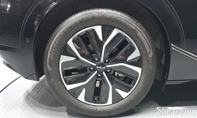 Kia EV6 2023 0.1 автомат (гидро), миниатюра 5