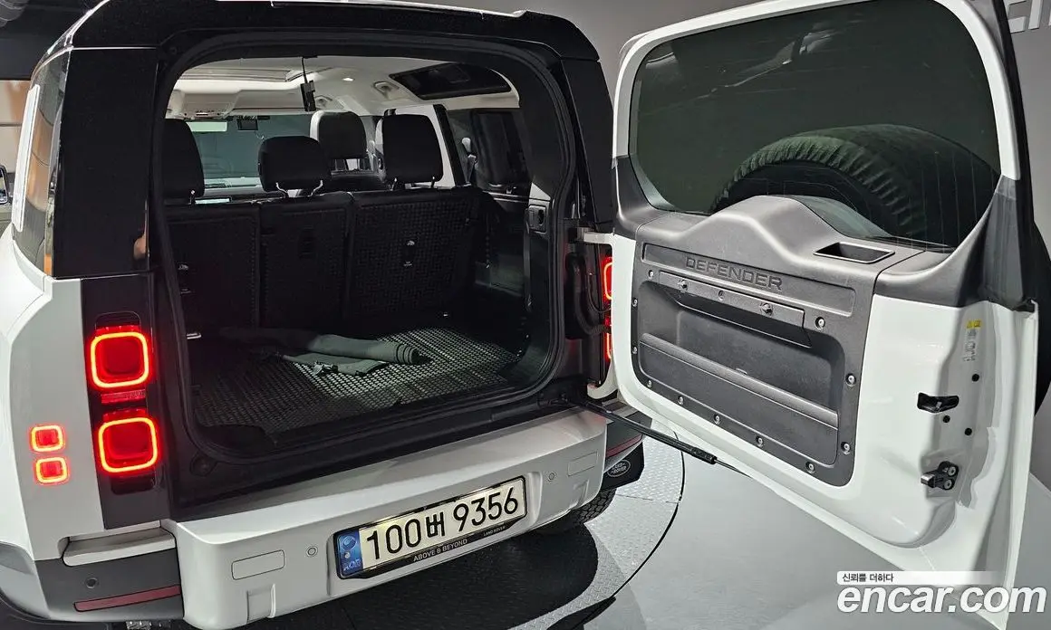 Land Rover Defender 2020 2.0 автомат (гидро), фото 26