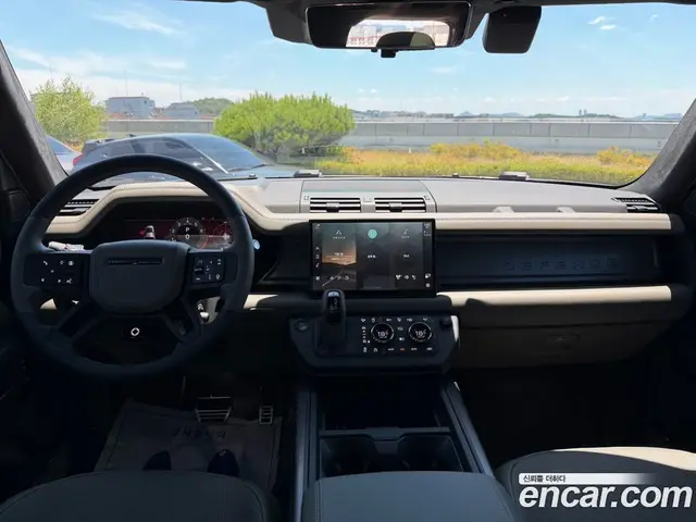 Land Rover Defender 2025 4.4 автомат (гидро), миниатюра 11