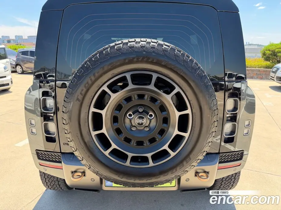 Land Rover Defender 2025 4.4 автомат (гидро), фото 14