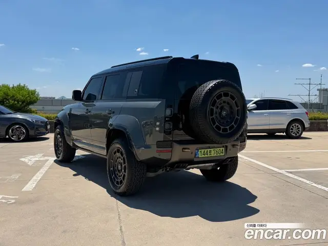Land Rover Defender 2025 4.4 автомат (гидро), миниатюра 6