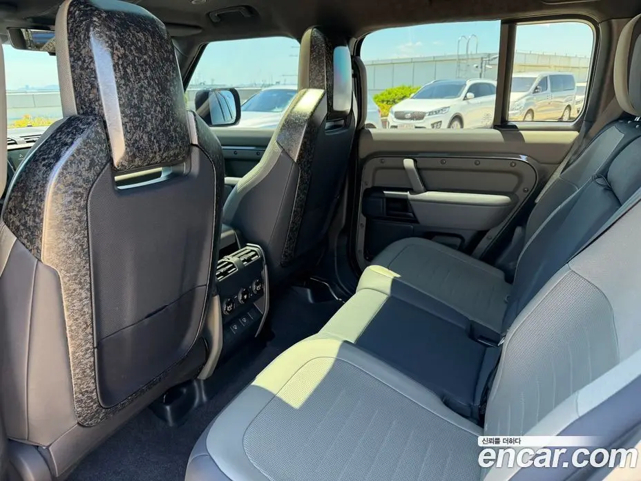Land Rover Defender 2025 4.4 автомат (гидро), фото 10