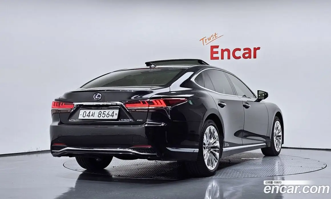 Lexus LS 2018 3.5 автомат (гидро), фото 2 Lexus LS 2018 3.5 автомат (гидро), фото 2