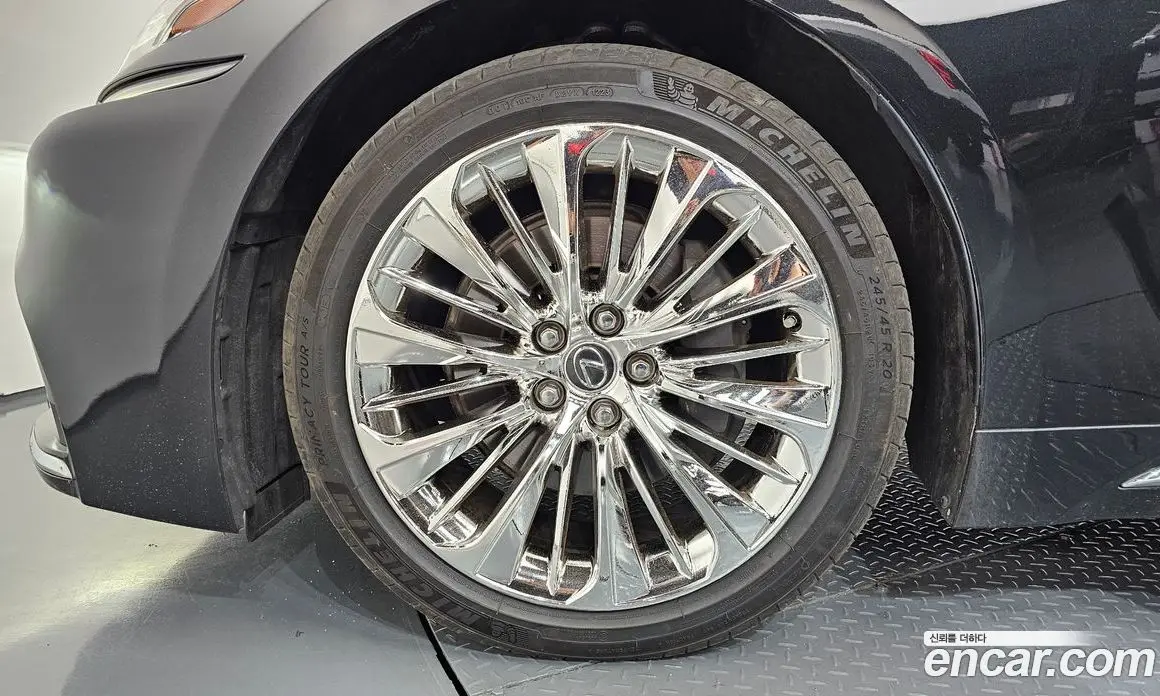 Lexus LS 2018 3.5 автомат (гидро), фото 5 Lexus LS 2018 3.5 автомат (гидро), фото 5