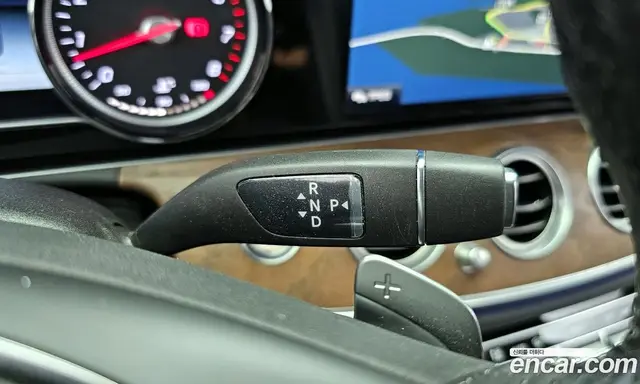 Mercedes-Benz E-Class 2018 2.0 автомат (гидро), миниатюра 9