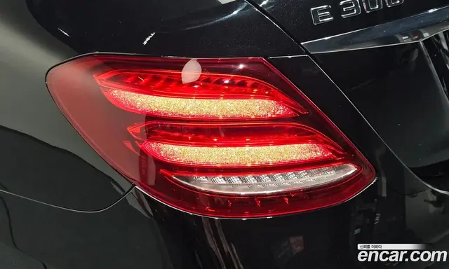 Mercedes-Benz E-Class 2019 2.0 автомат (гидро), миниатюра 9