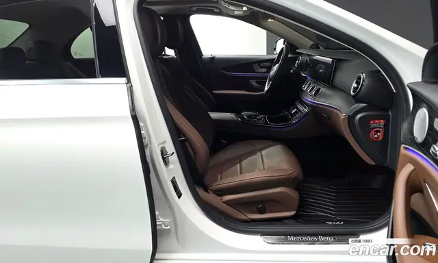 Mercedes-Benz E-Class 2019 2.0 автомат (гидро), миниатюра 10