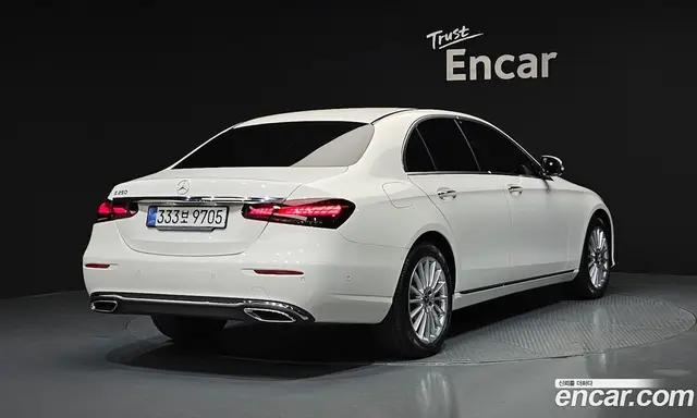 Mercedes-Benz E-Class 2021 2.0 автомат (гидро), миниатюра 2