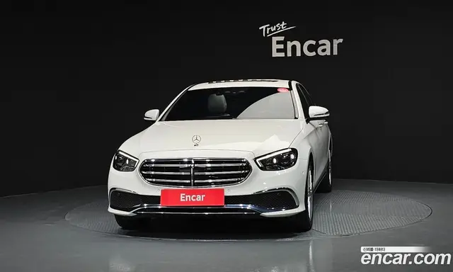 Mercedes-Benz E-Class 2021 2.0 автомат (гидро), миниатюра 3