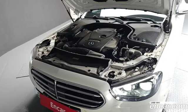 Mercedes-Benz E-Class 2021 2.0 автомат (гидро), миниатюра 6