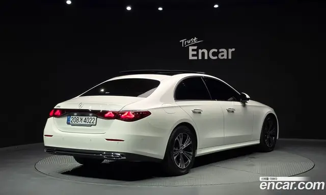 Mercedes-Benz E-Class 2025 2.0 автомат (гидро), миниатюра 2