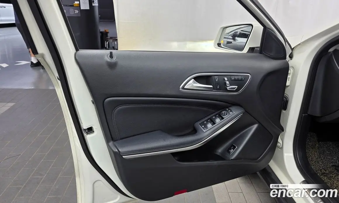 Mercedes-Benz GLA-Class 2017 2.0 автомат (гидро), фото 14
