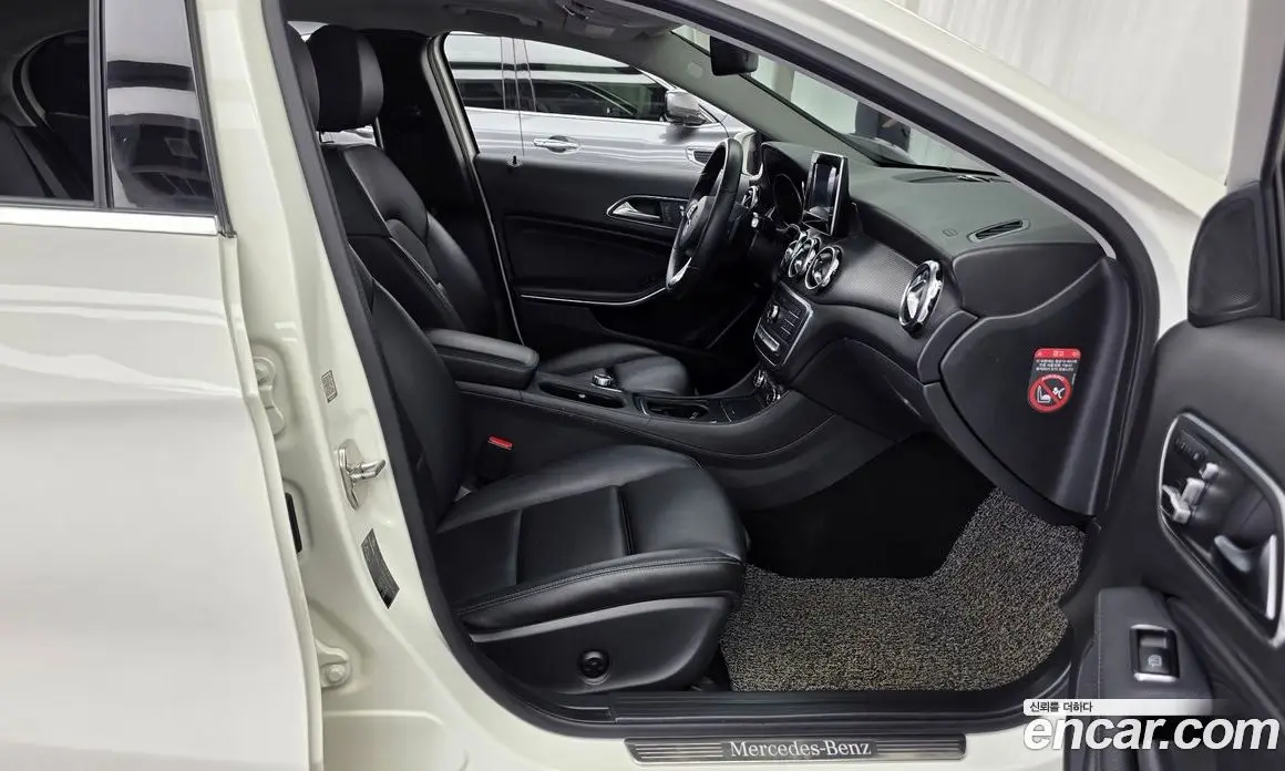 Mercedes-Benz GLA-Class 2017 2.0 автомат (гидро), фото 17