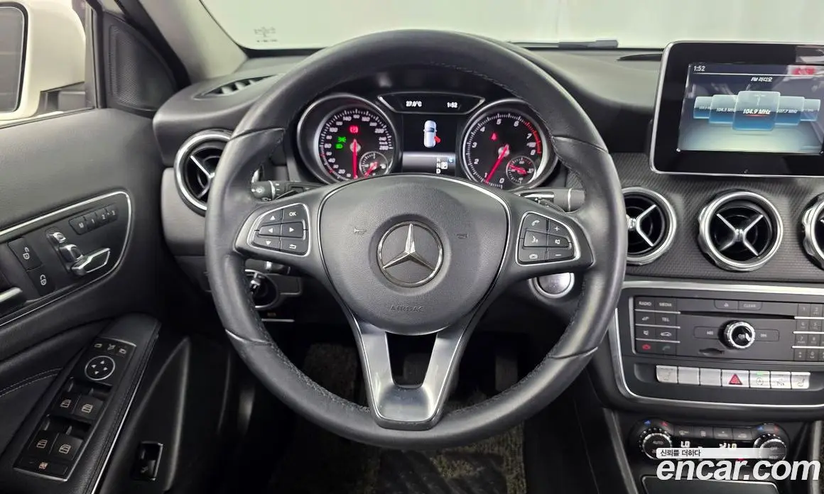 Mercedes-Benz GLA-Class 2017 2.0 автомат (гидро), фото 19
