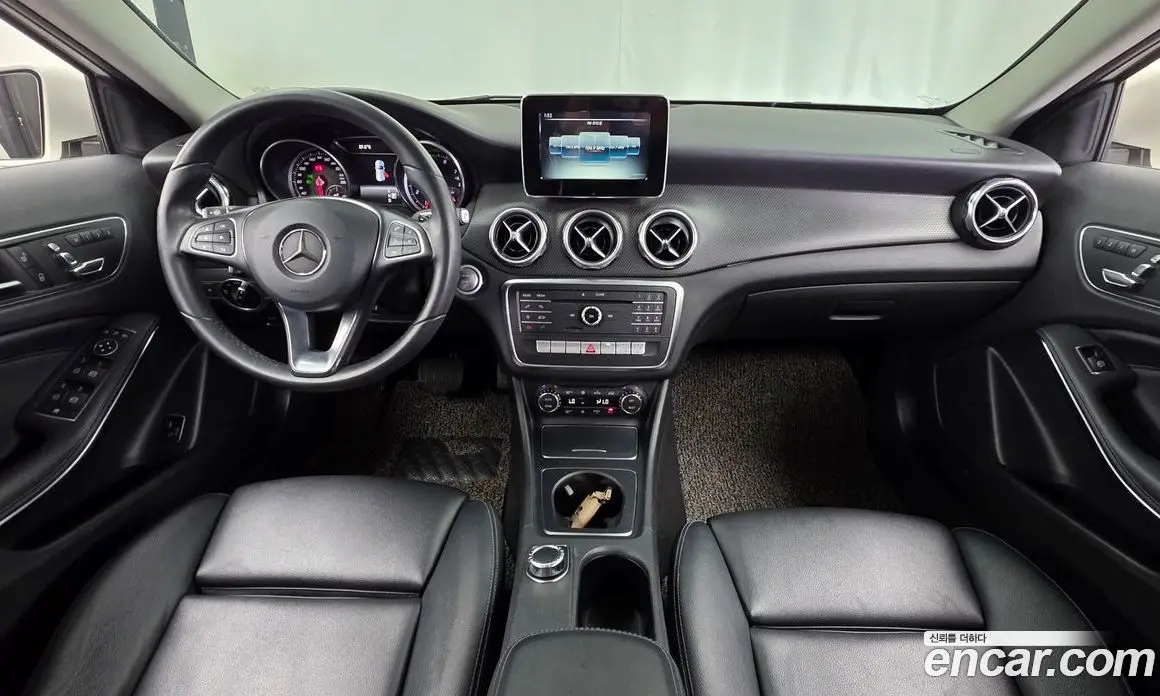 Mercedes-Benz GLA-Class 2017 2.0 автомат (гидро), фото 10