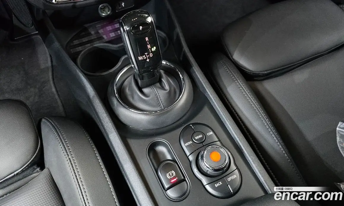 Mini Clubman 2021 2.0 автомат (гидро), фото 12