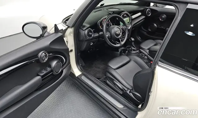 Mini Cooper 2014 1.5 автомат (гидро), миниатюра 10