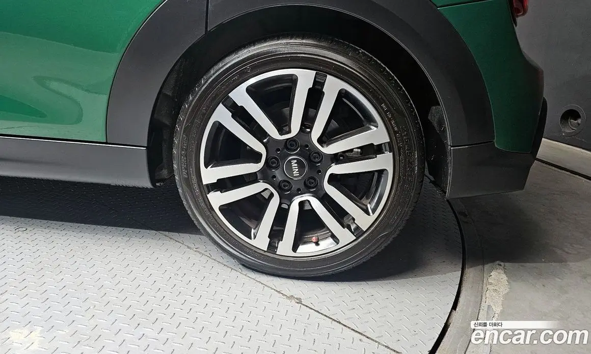 Mini Cooper 2024 2.0 автомат (гидро), фото 7